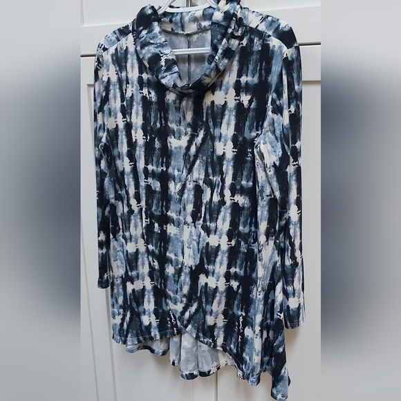 Beautiful tie dye cowl neck tunic - Picture 3 of 6